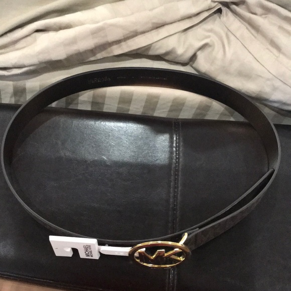 Michael Kors Monogrammed Belt with Logo - Picture 3 of 5